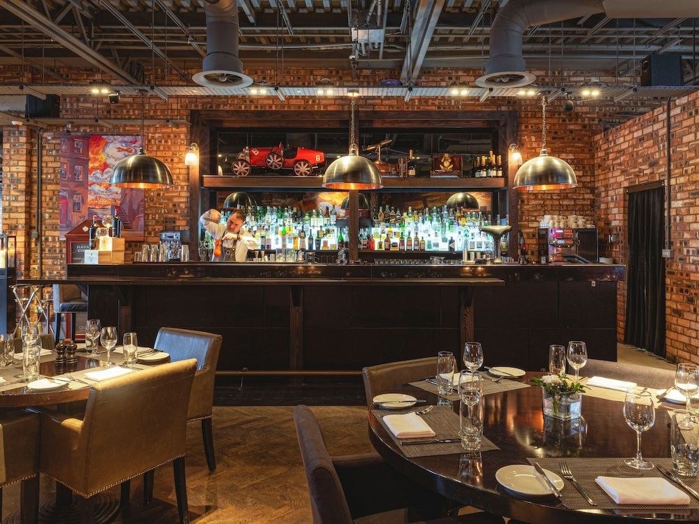 Dakota Edinburgh3