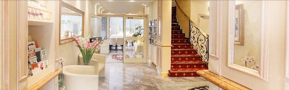 Hotel Condor1
