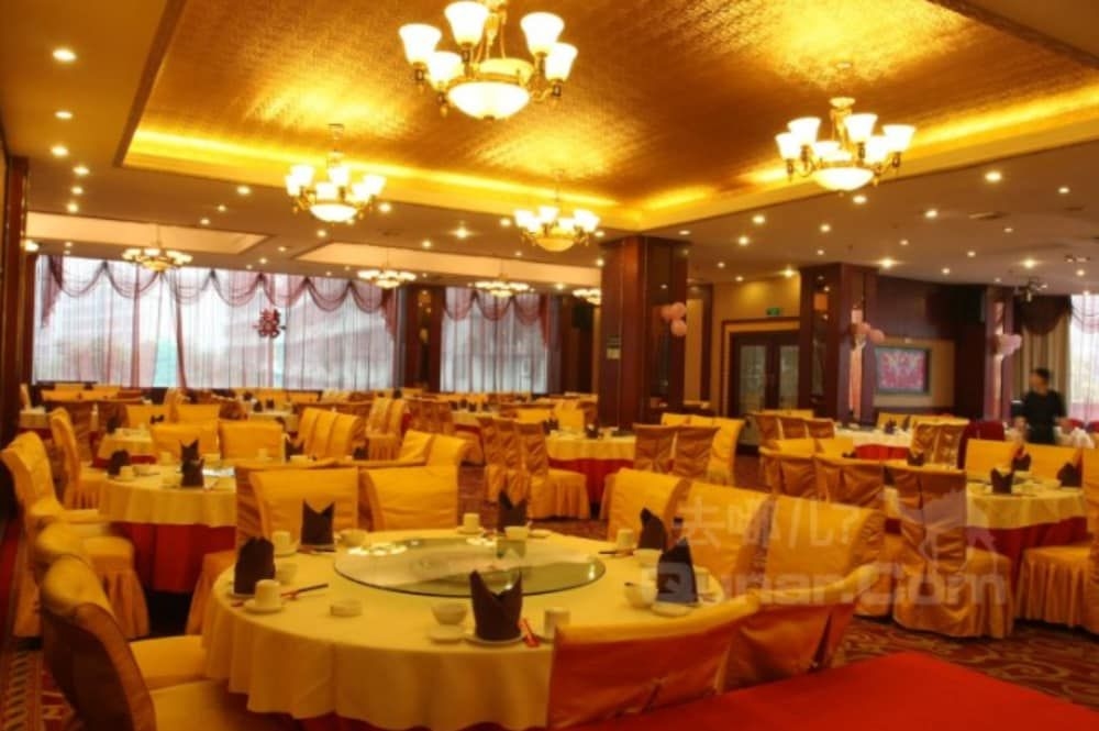 Pretty Tianfu Hotel3
