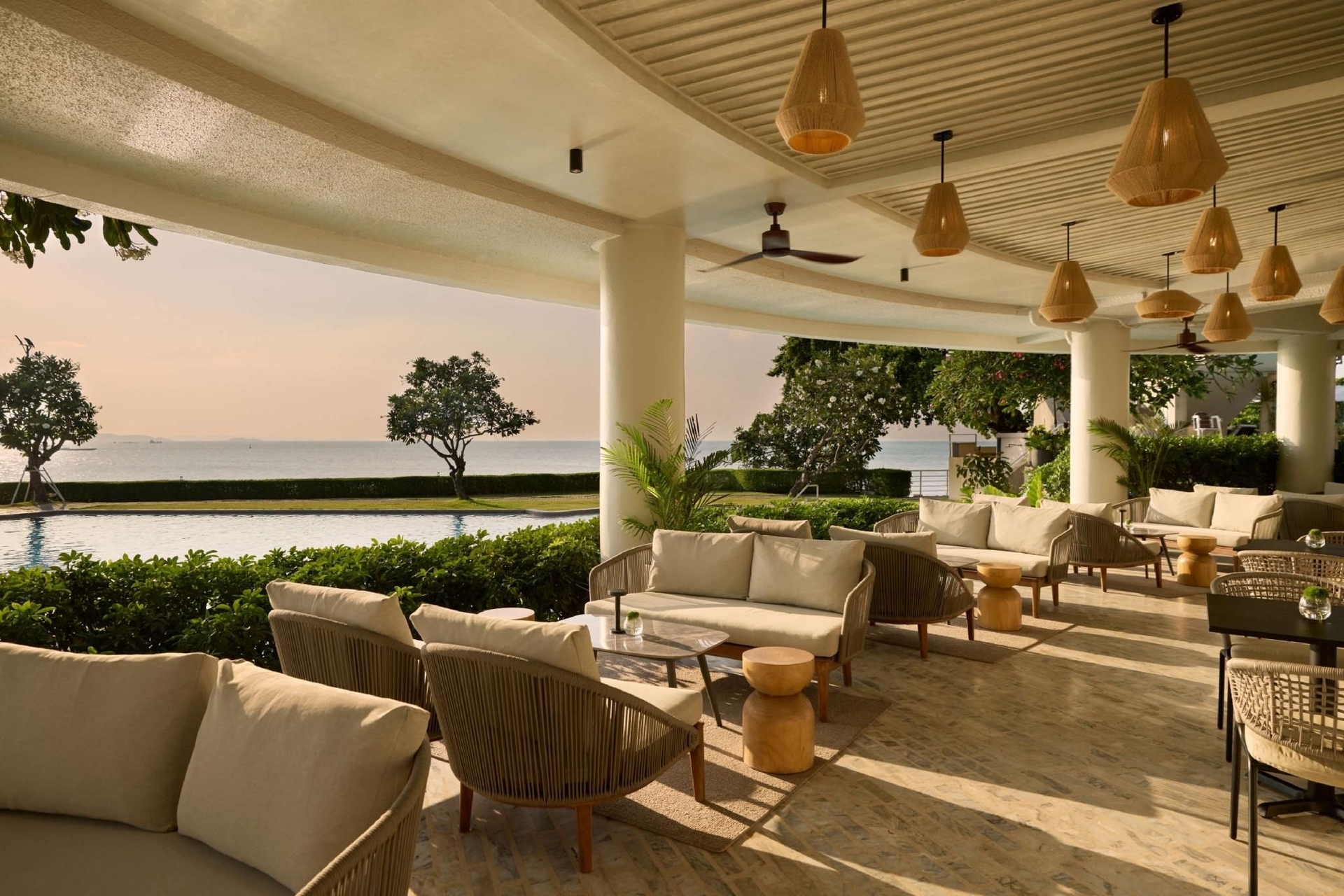 ดุสิตธานี พัทยา (Dusit Thani Pattaya)2