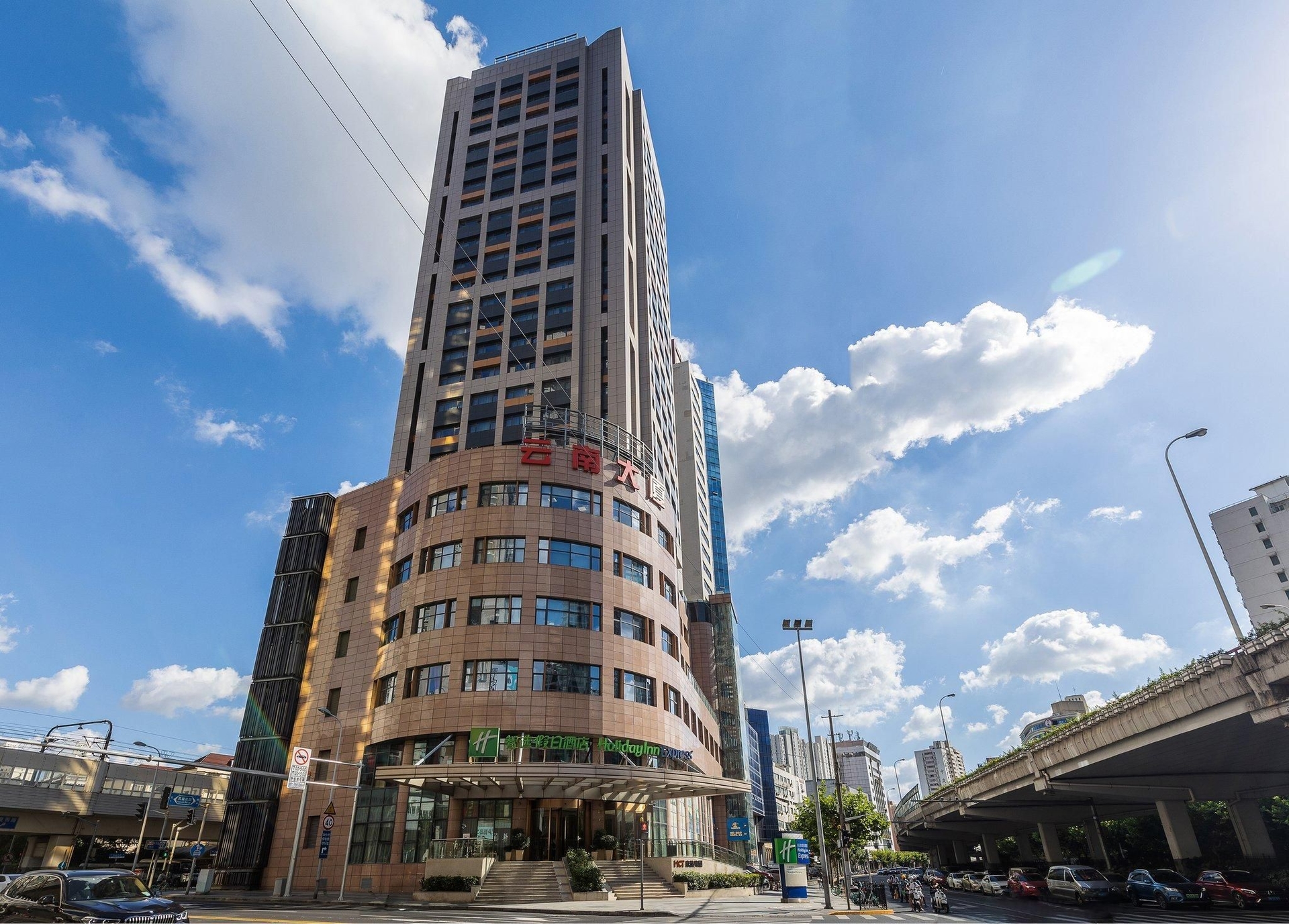 ฮอลิเดย์ อินน์ เอ็กซ์เพรส เซี่ยงไฮ้ เจิ้นผิง (Holiday Inn Express Shanghai Zhenping)3