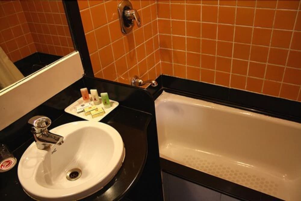 Ramee Guestline Hotel, Khar3