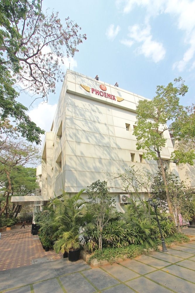 Phoenix Hotel2