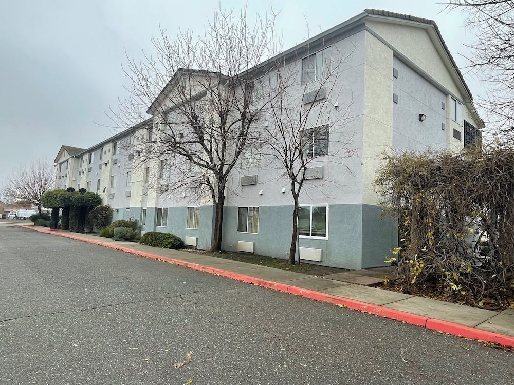 SUPER 8 DIXON/UC DAVIS1