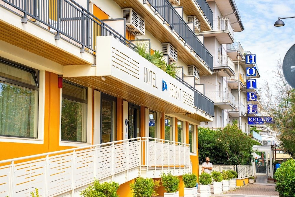 Regent Hotel3