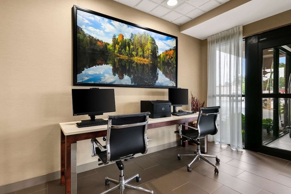 COMFORT SUITES COMMERCE2