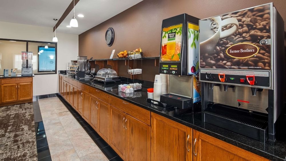 BEST WESTERN PLUS WAKEENEY INN3