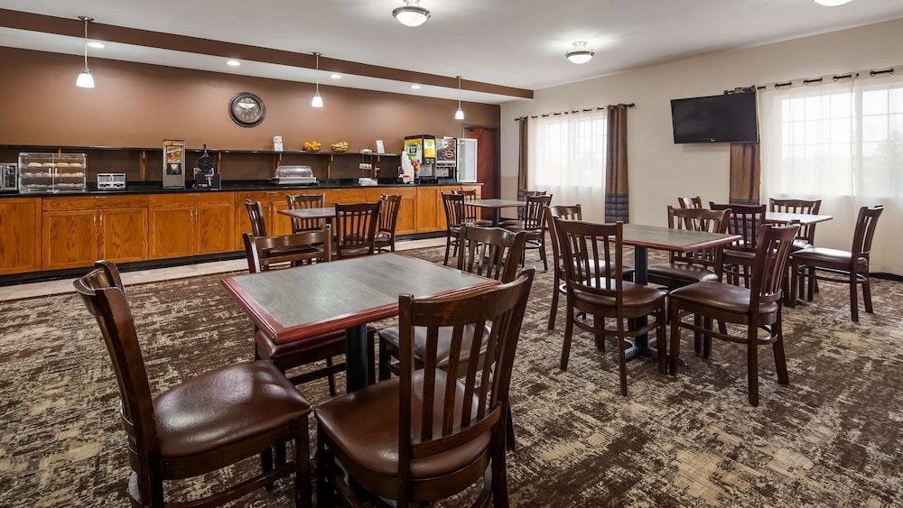 BEST WESTERN PLUS WAKEENEY INN4