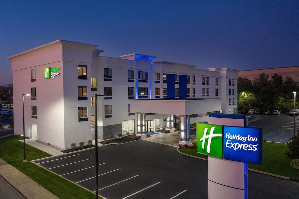 HOLIDAY INN EXPRESS FISHKILL-M4