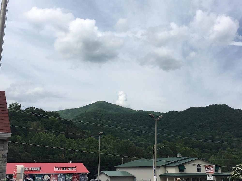 MICROTEL INN AND SUITES MAGGIE VALLEY2