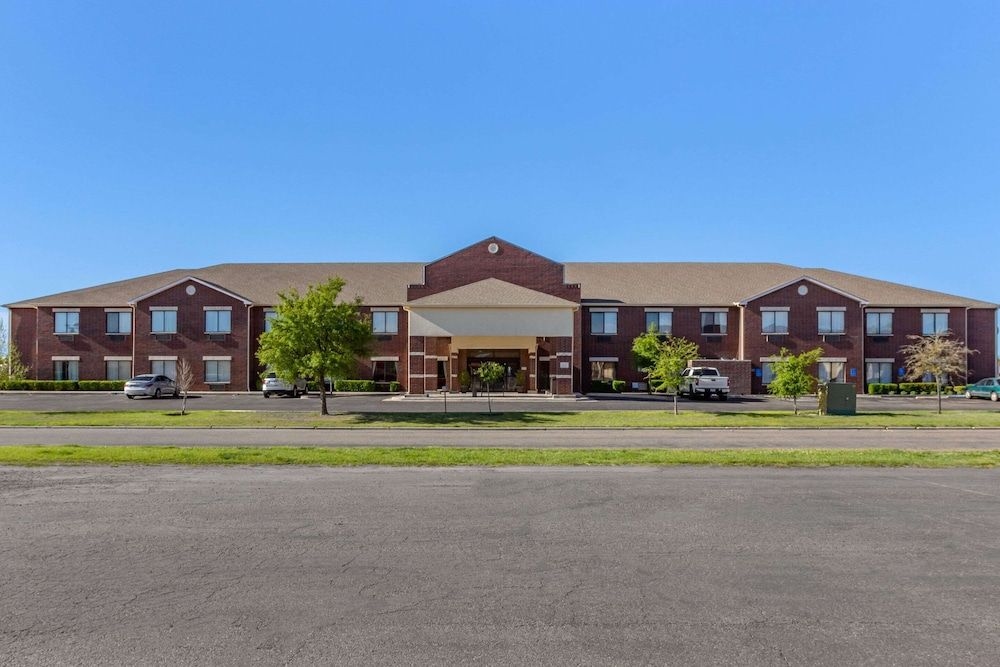 COMFORT SUITES PLAINVIEW0