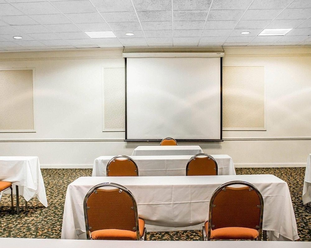 QUALITY INN RHINELANDER4