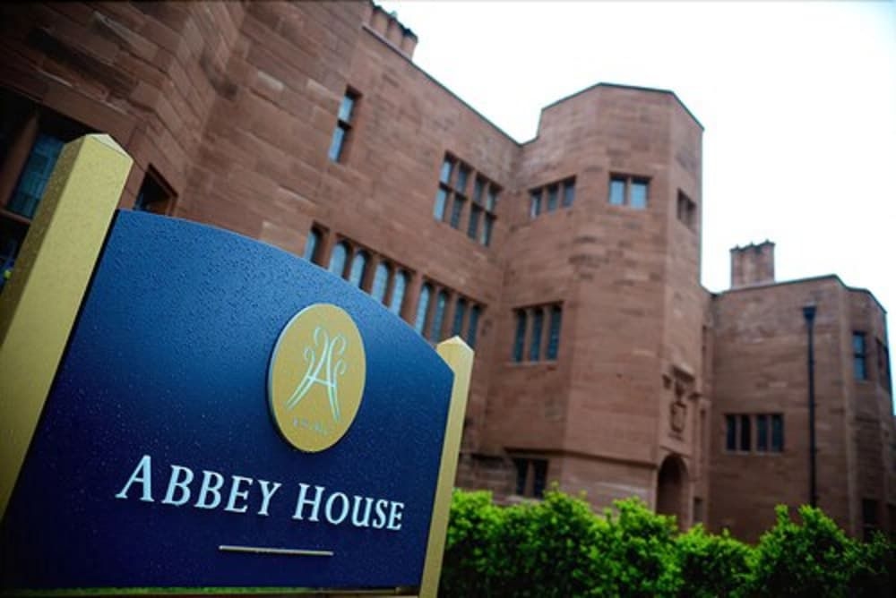 Abbey House Hotel3