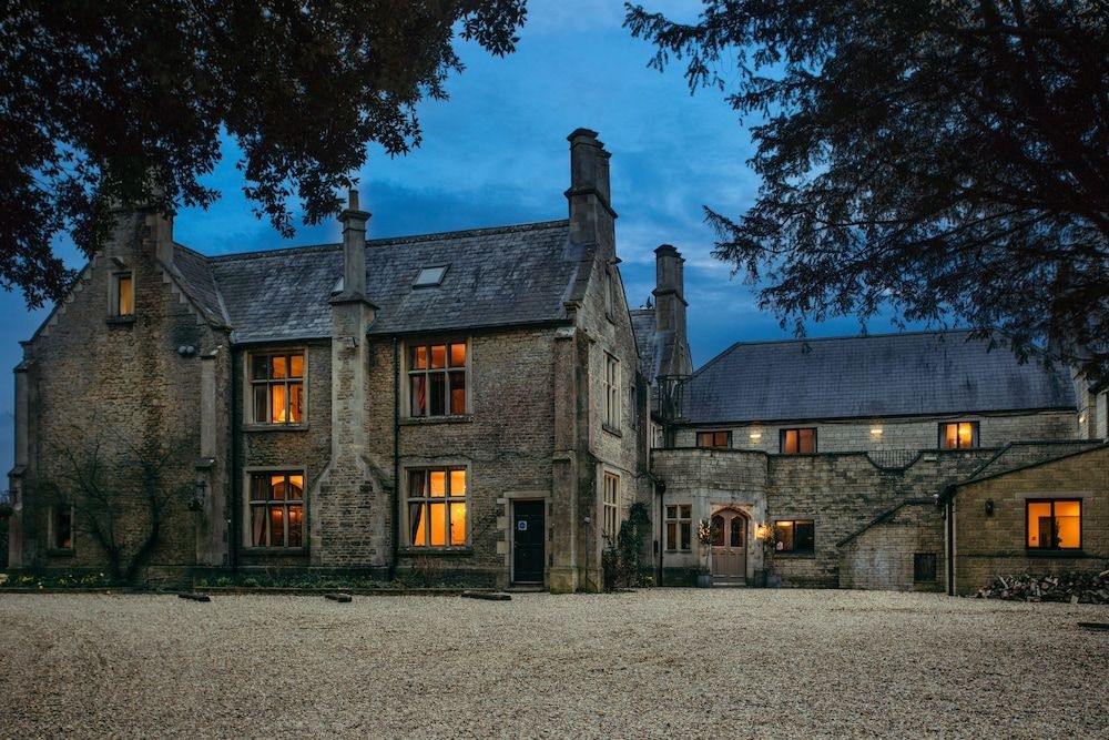 STANTON MANOR HOTEL4