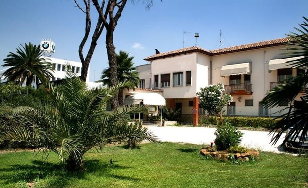 Motel Salaria2