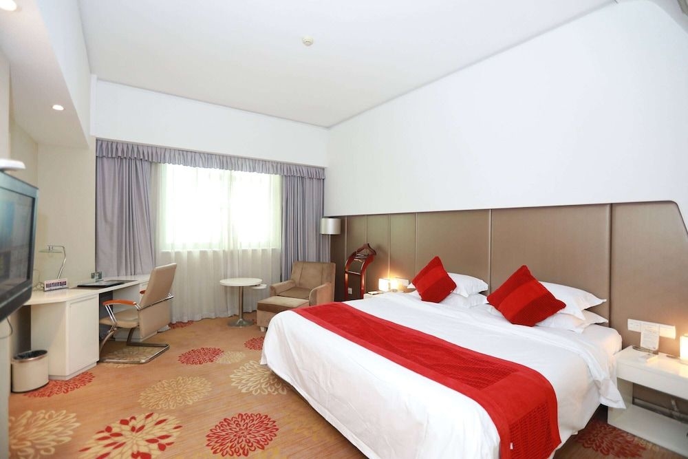 Ramada Plaza Riverside0