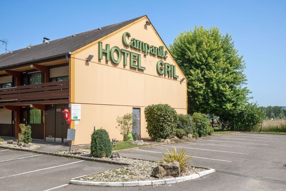 CAMPANILE BRIVE LA GAILLARDE O2