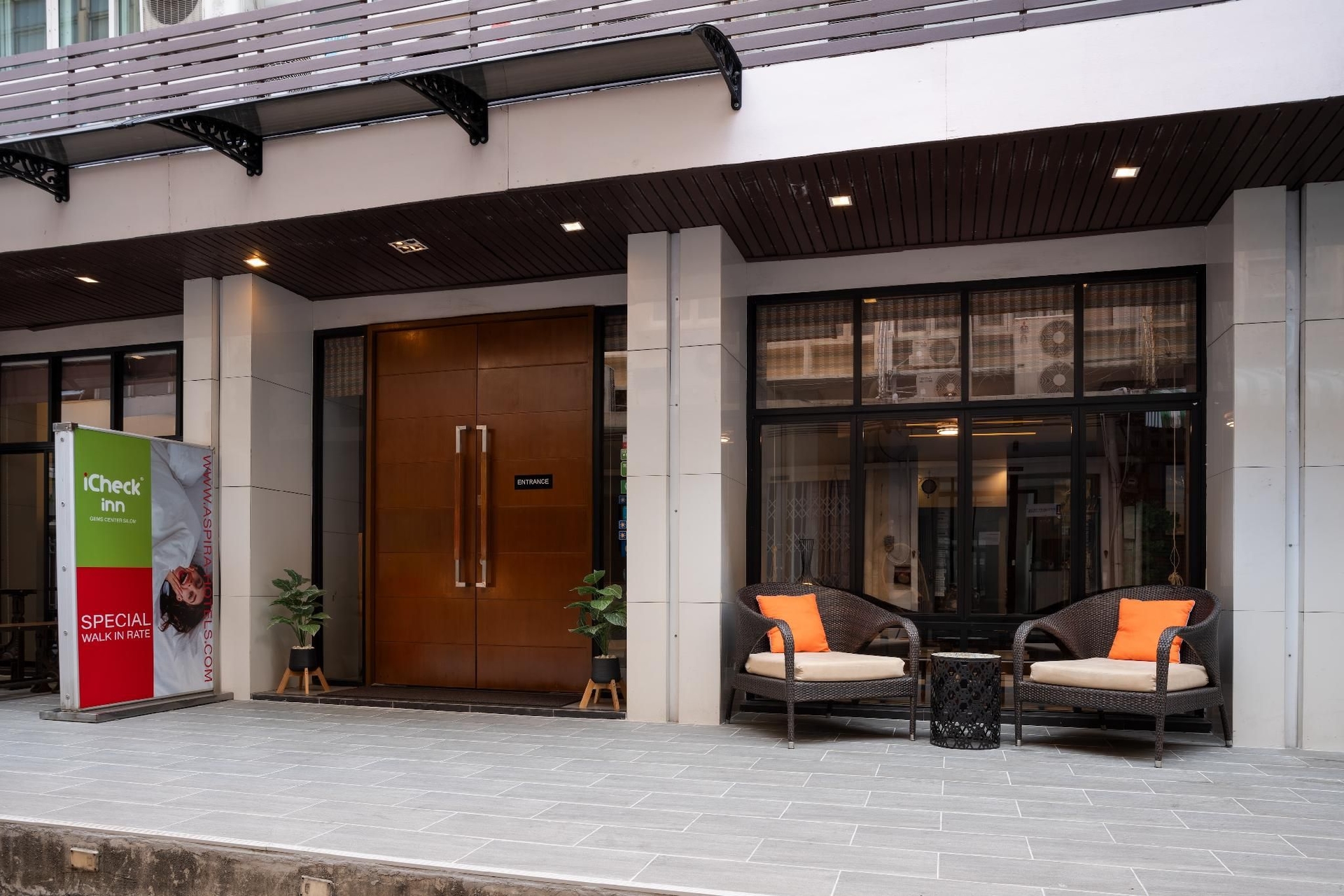 ไอเช็คอินน์ เจมส์เซ็นเตอร์ สีลม (iCheck Inn Gems Center Silom)1