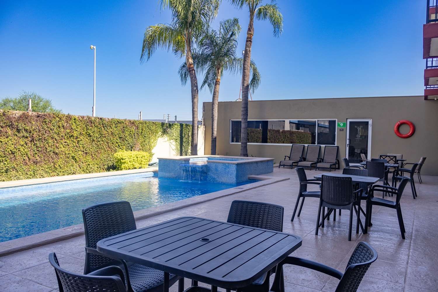 BEST WESTERN PLUS MONTERREY AI2