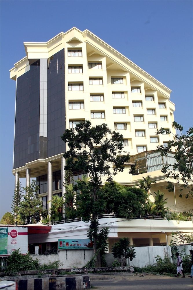 Hotel Gokulam Park4