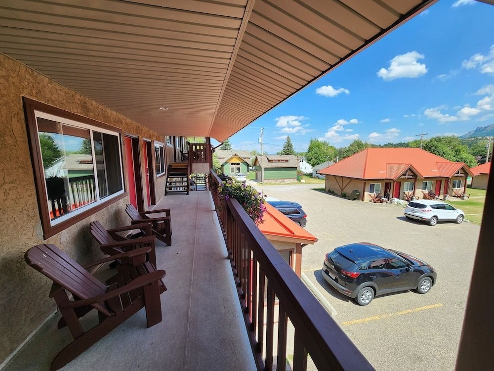Aspen Village Inn2