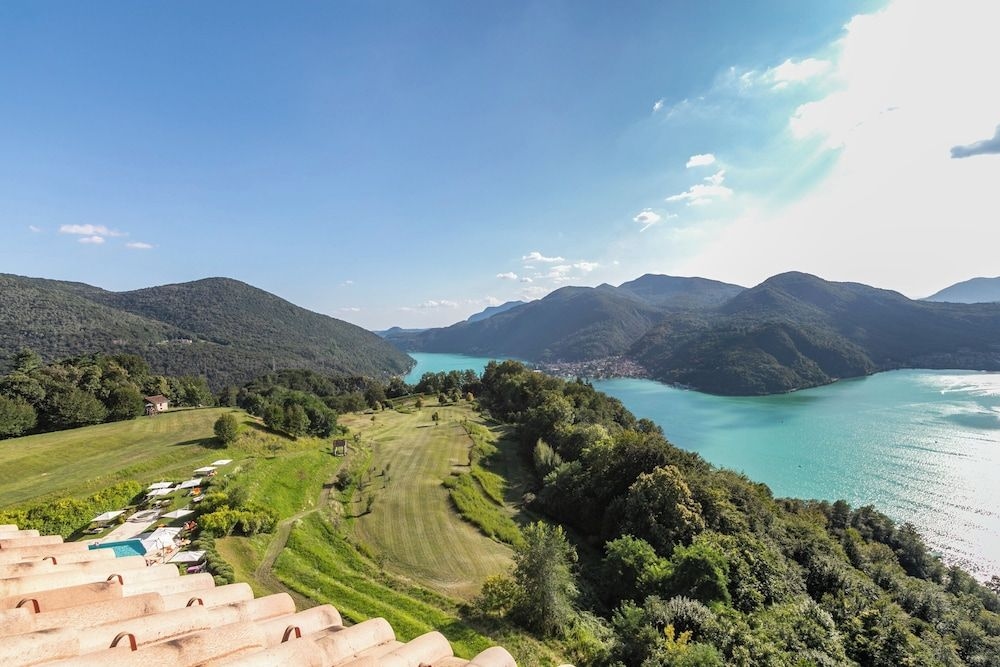 Resort Collina D'oro0