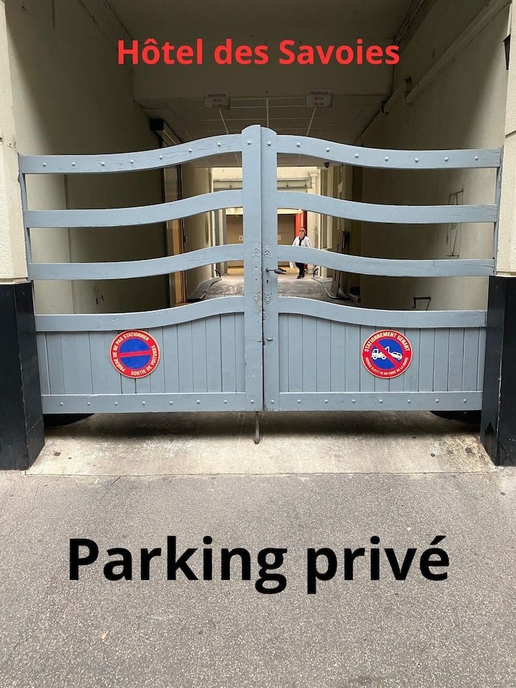 Hotel des Savoies3