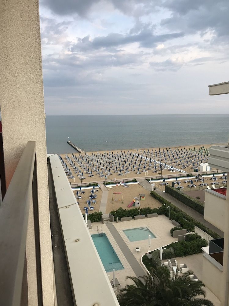 Hotel Orient & Pacific1