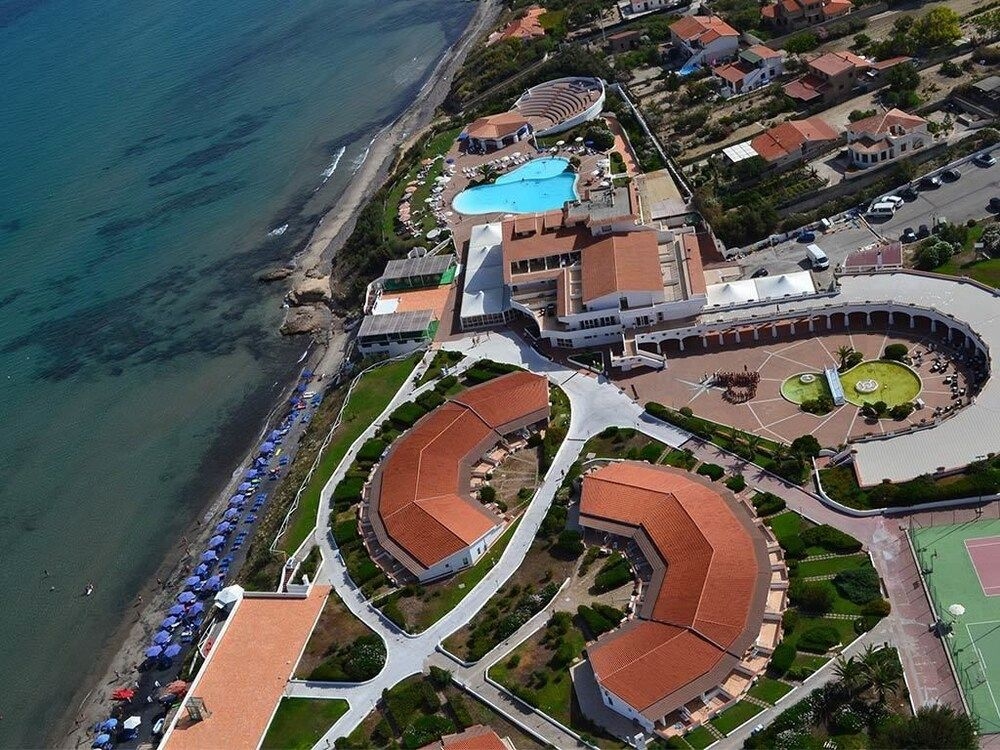 La Plage Noire Resort0