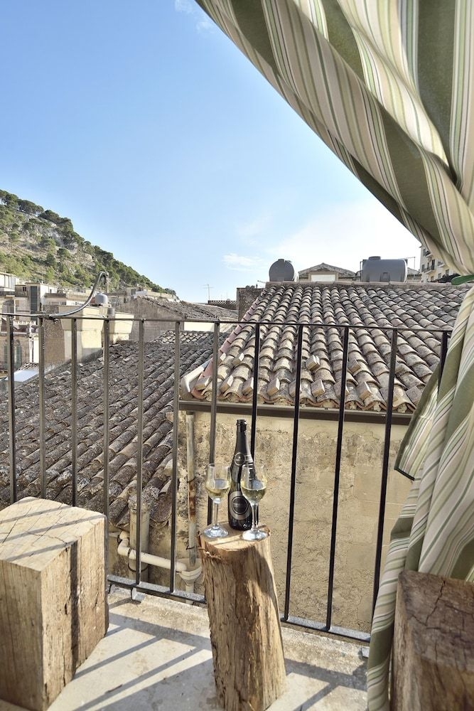 Modica Old Town Rooms2