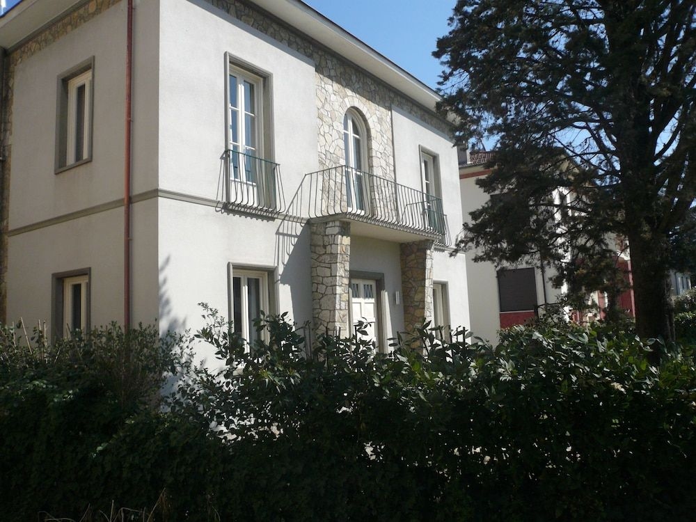 LUCCA IN VILLA ELISA2