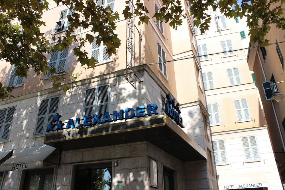 Alexander Hotel3