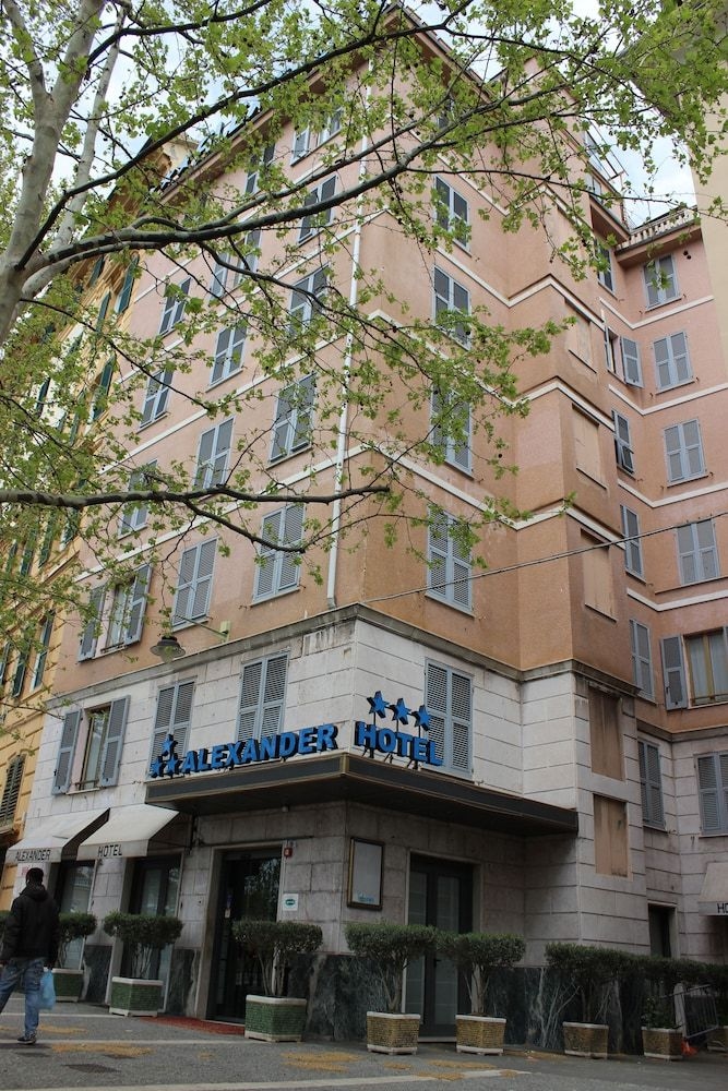 Alexander Hotel2