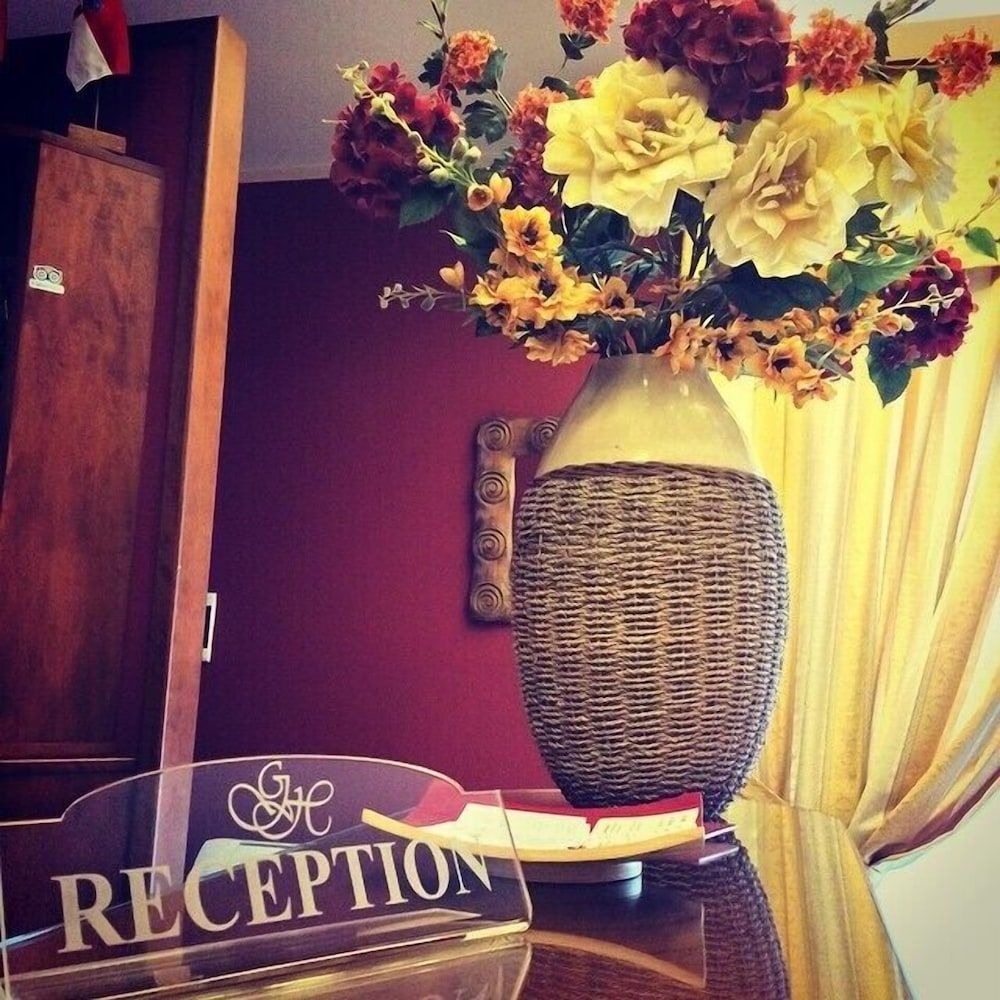 Greta Rooms2
