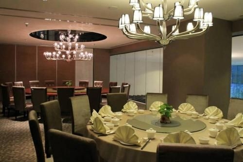 โรงแรมแกรนด์ อโลรา (Grand Alora Hotel)0