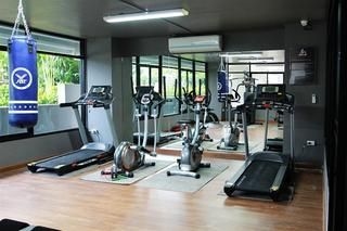 101 ฮอลิเดย์ สวีท (101 Holiday Suite)3