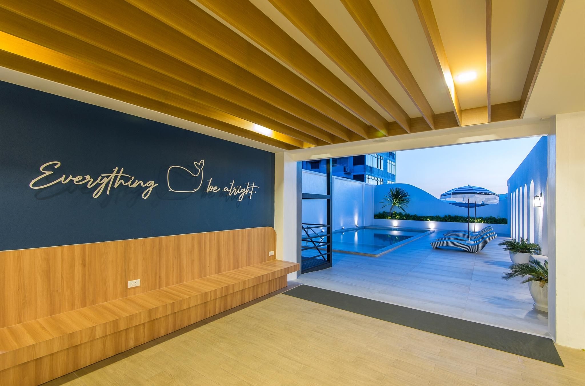 Sleep Whale Hotel4