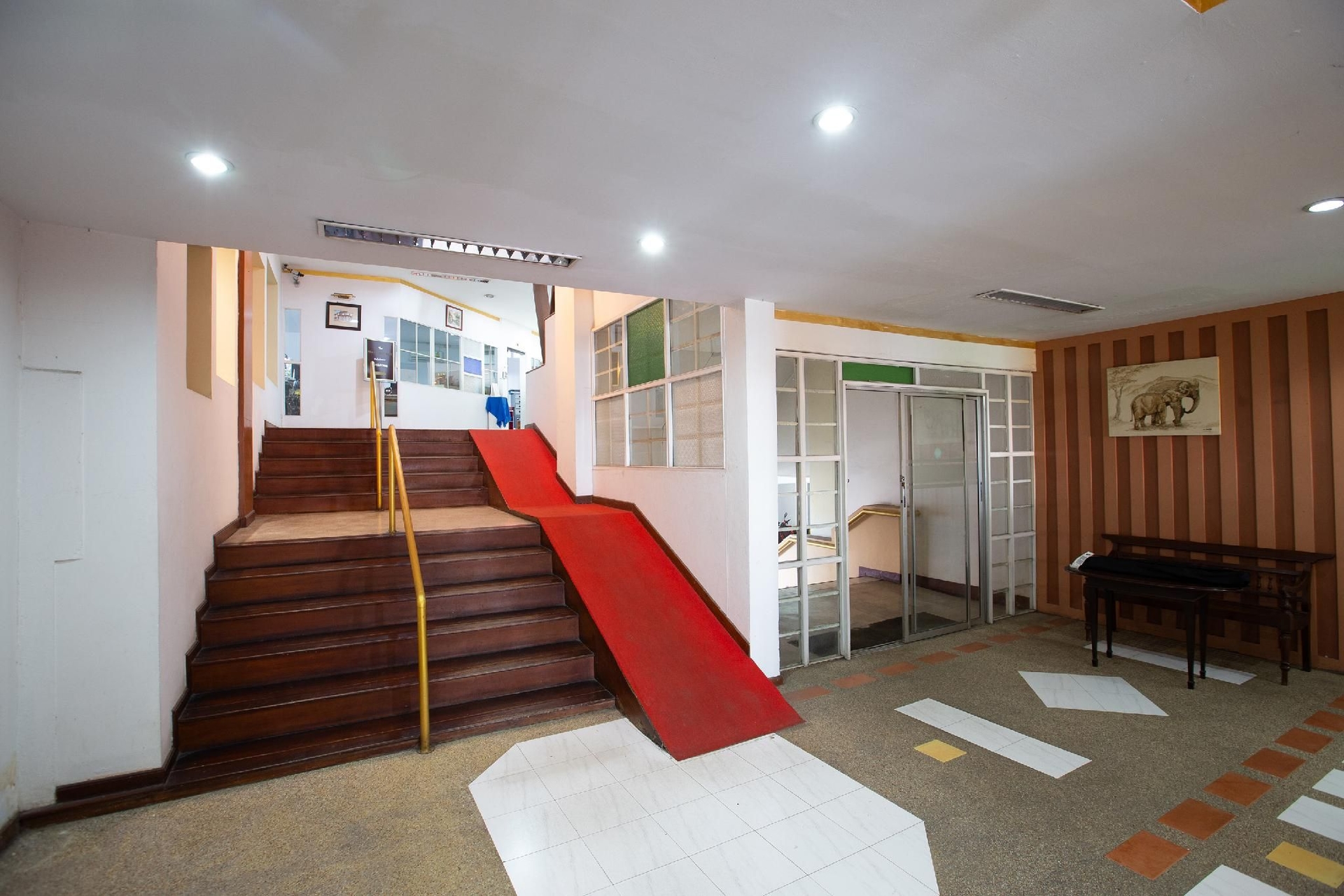 โรงแรม ไนท์ บาซ่าร์ เพลส (Night Bazaar Place)4