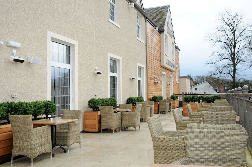 Busby Hotel1