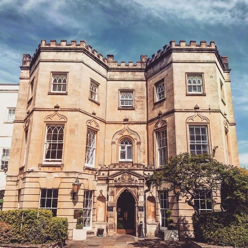 Arnos Manor Hotel2