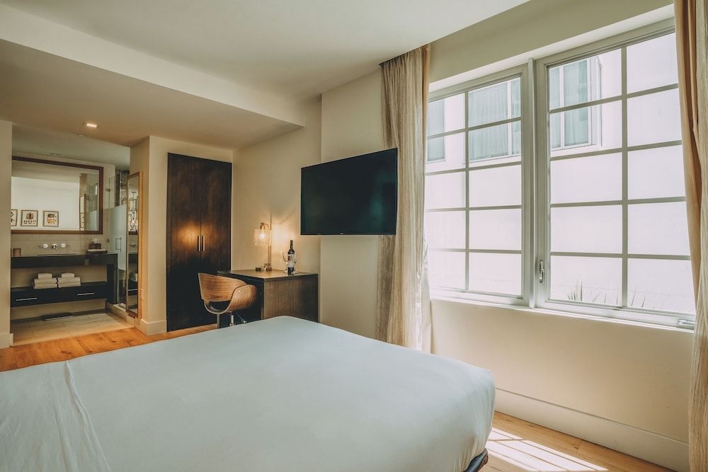 Berkeley Shore Hotel1