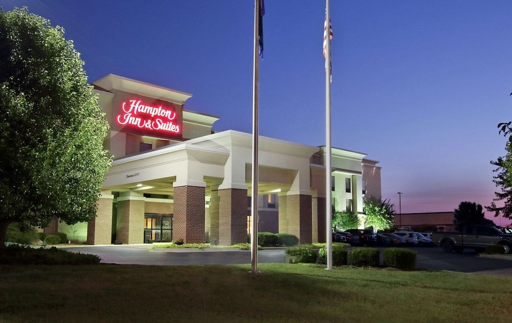 Hampton Inn Suites Murray2