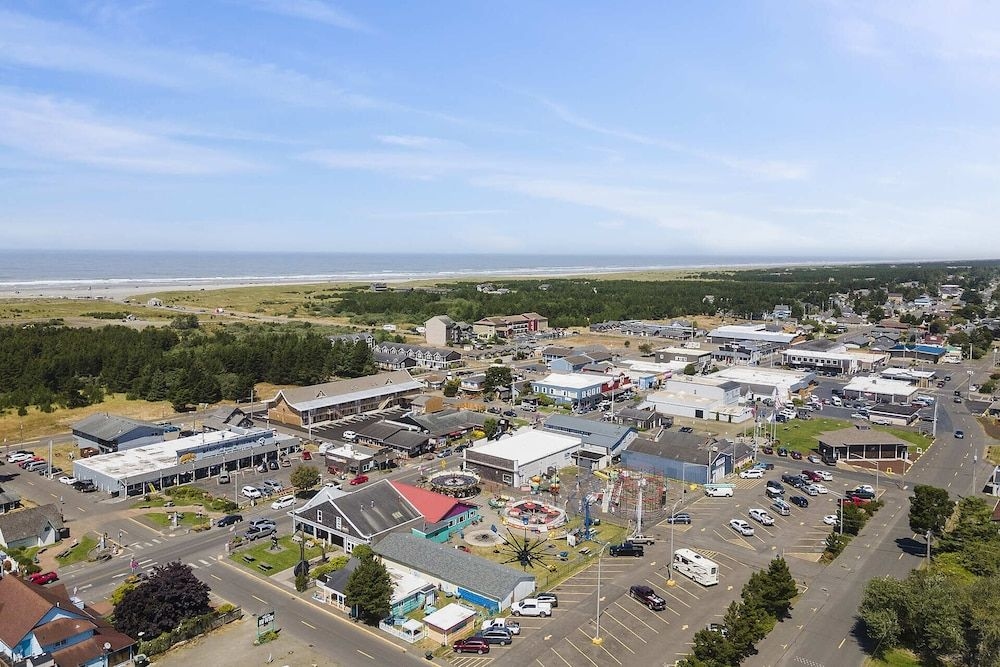 CEDARS OCEAN VIEW INN0