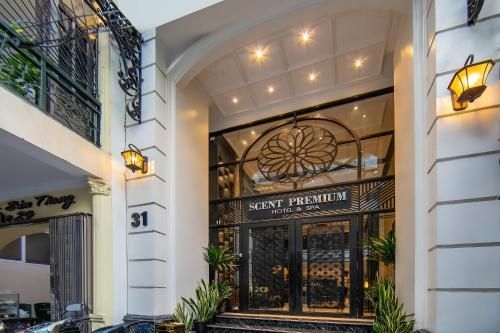 โรงแรมเซ้นต์ พรีเมียม (Scent Premium Hotel)0