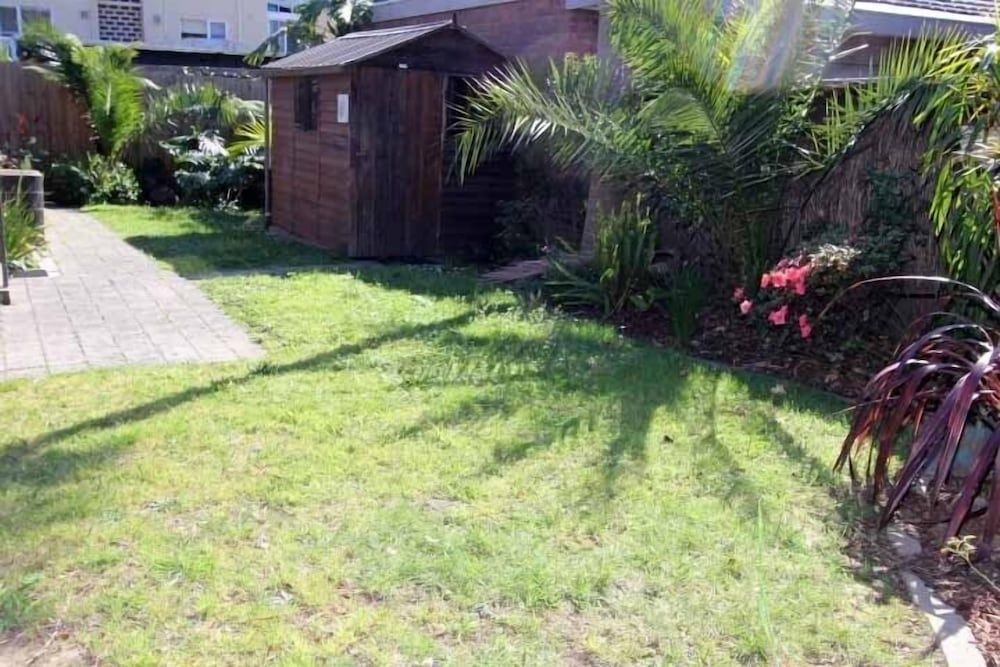 Hawthorn Holiday House4
