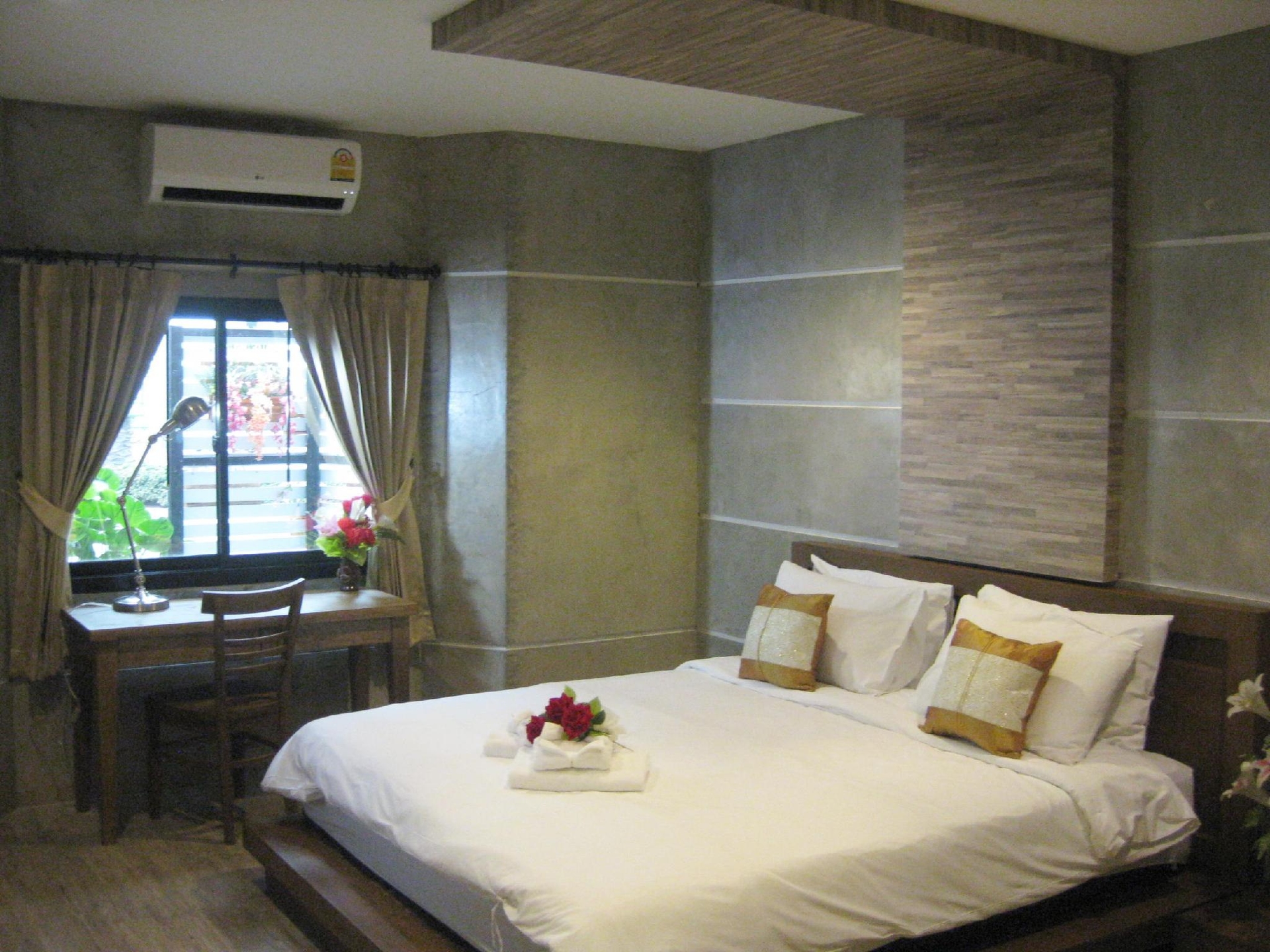 โกมลเรสซิเดนซ์ (Komol Residence)1