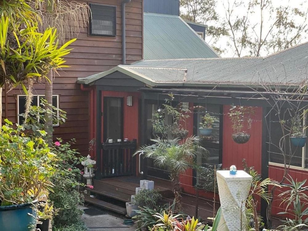 แทมบาริดจ์ เบด แอนด์ เบรคฟาสท์ (Tambaridge Bed & Breakfast)1