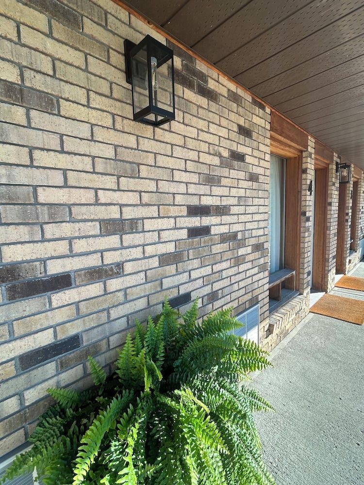 Rideau Heights Inn1