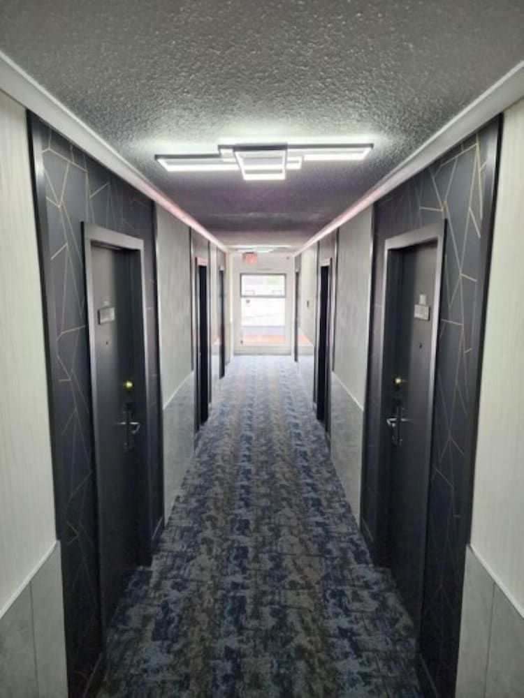 Windsor Motel4