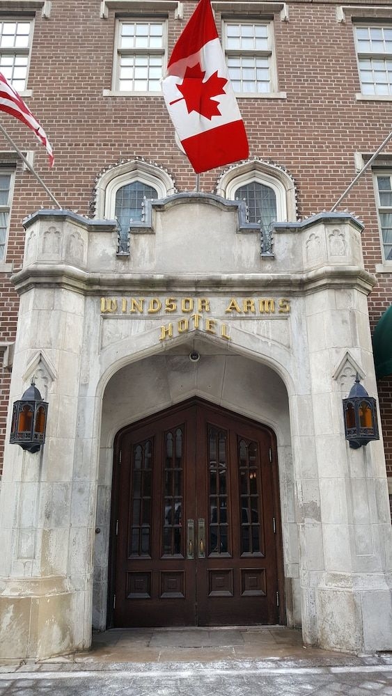 Windsor Arms Hotel2